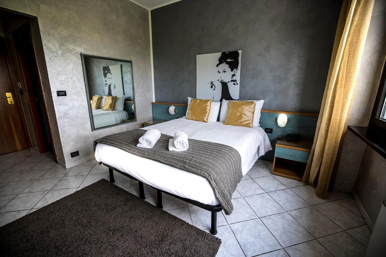 Piccolo Hotel Allamano Грульяско Экстерьер фото